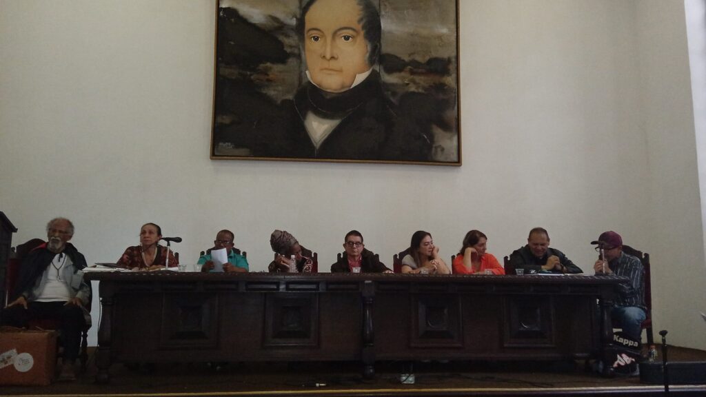 La voz femenina tomó el Festival de Poesía