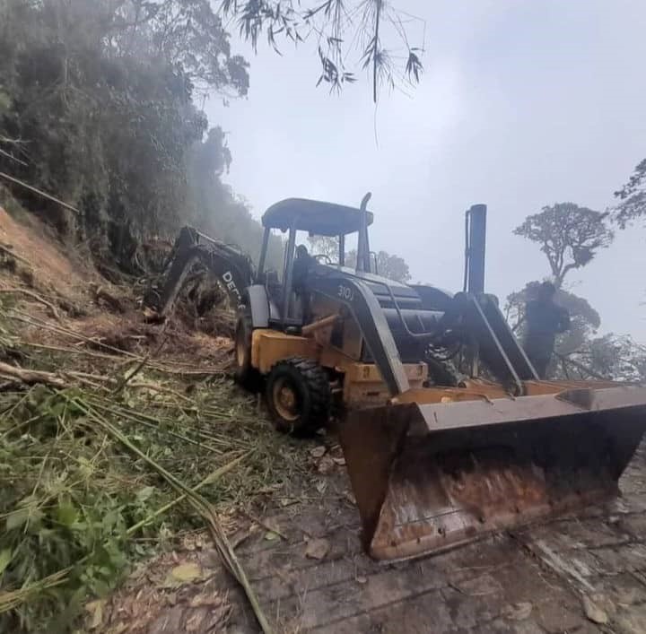 Mantienen labores para despejar vías afectadas por lluvias en Boconó