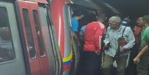 Colisionaron dos trenes en el Metro de Caracas