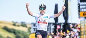 Tadej Pogacar salva la etapa y Vingegaard asegura el Tour