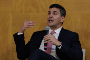 Presidente de Paraguay quiere pagar la deuda de su país a Pdvsa