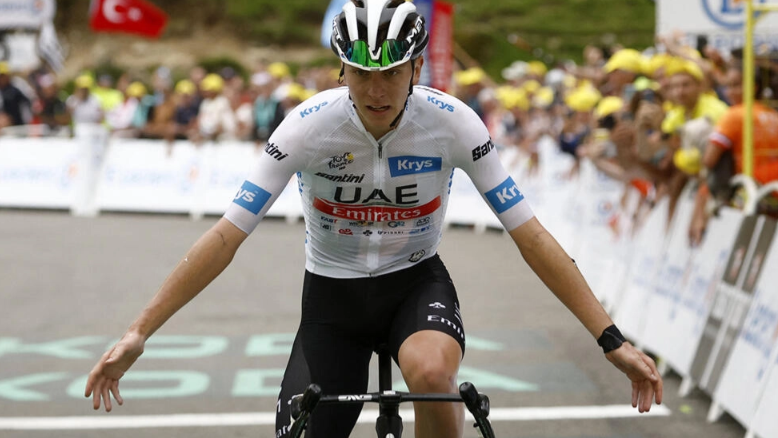Pogačar vence en el duelo de la montaña y gana la sexta etapa del Tour; Vingegaard, nuevo líder