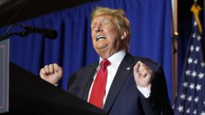 Trump dice que mantendrá su candidatura presidencial aunque sea condenado
