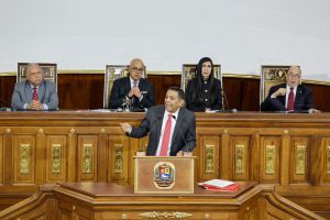 William Castillo advirtió que la democracia está bajo ataque