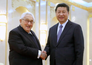 Xi Jinping y Henry Kissinger revisaron alternativas de convivencia entre China y EEUU