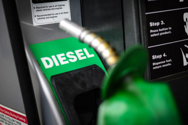 Precio del diésel para el sector industrial será de US$0,32 por litro