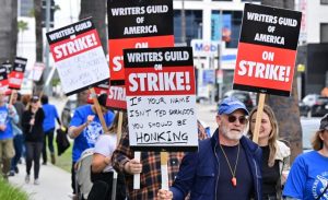 Sindicato de actores de Hollywood se unen a la huelga de escritores