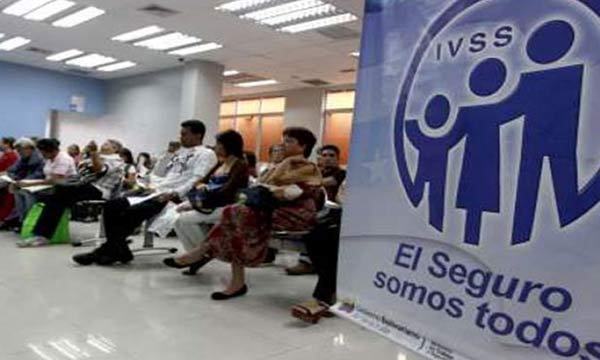 Comenzó el pago del bono 100 % Amor Mayor de julio