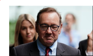 Víctima de Kevin Spacey dice que se despertó y se encontró al actor "practicándole sexo oral"