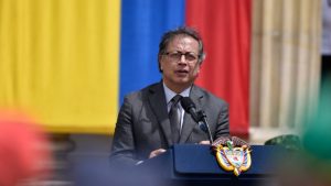 Gobierno colombiano firmó decreto que oficializa cese al fuego bilateral con el ELN