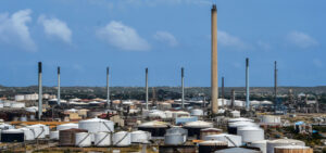 Refinería Isla solicitó autorización a EEUU para revender el crudo que recibirá como pago de PDVSA