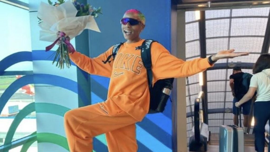 Llegó a El Salvador la campeona olímpica Yulimar Rojas