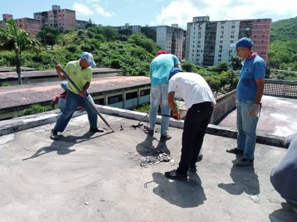 Bricomiles iniciaron recuperación de Unidad Educativa en Carúpano