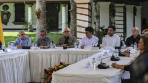 Delegación de Gobierno colombiano viaja a Caracas para cuarto ciclo de diálogos con el ELN