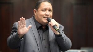 El diputado José Brito anunció su candidatura presidencial