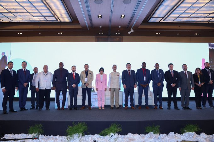 Nutrida delegación venezolana participa en Cónclave industrial en India