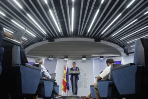 Pedro Sánchez muestra al rey de España su disposición a someterse a la investidura