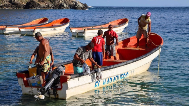 Continúa búsqueda de tres pescadores desaparecidos en La Guaira