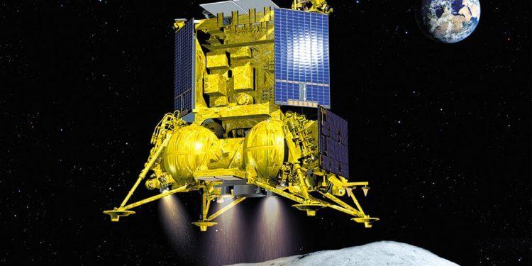 Rusia lanza sonda Luna-25 para estudiar suelo del satélite y buscar agua