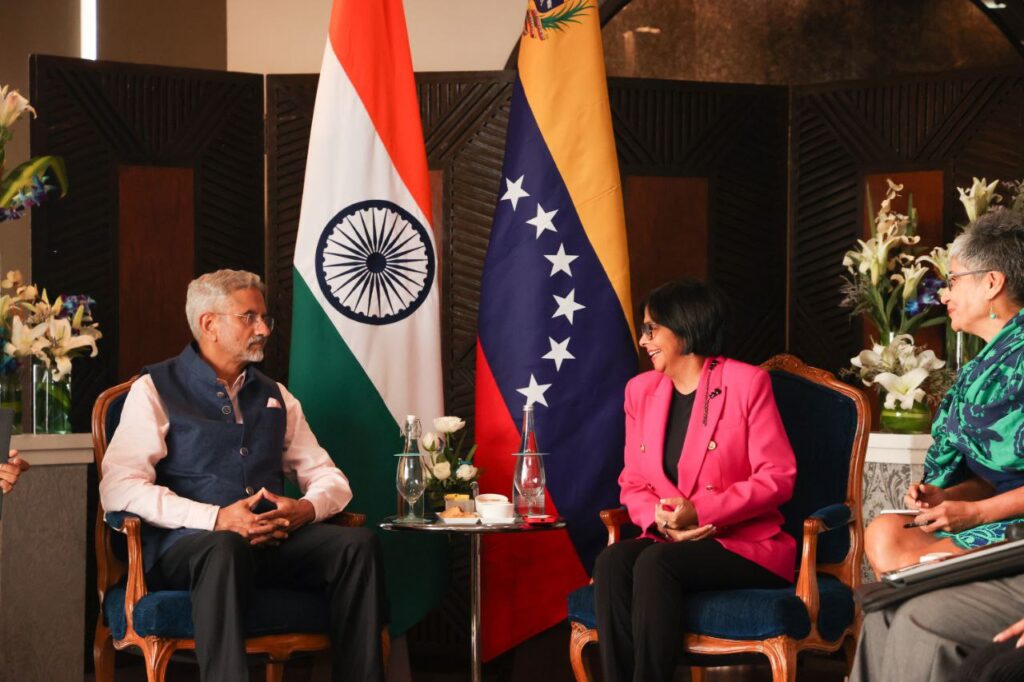 Vicepresidenta sostuvo reunión con el canciller de la India