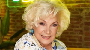 Luego de cumplir 63 años de carrera profesional Mirla Castellanos se mantiene más vigente que nunca