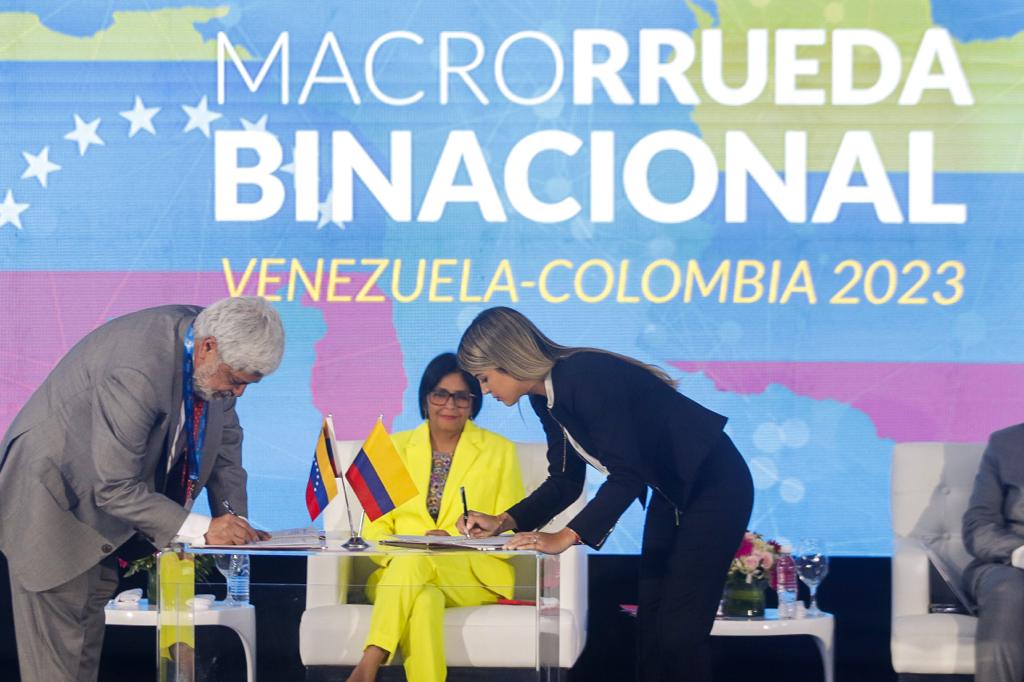 Abren tránsito binacional por puente internacional Unión y amplían horario de paso de carga por puente Tienditas