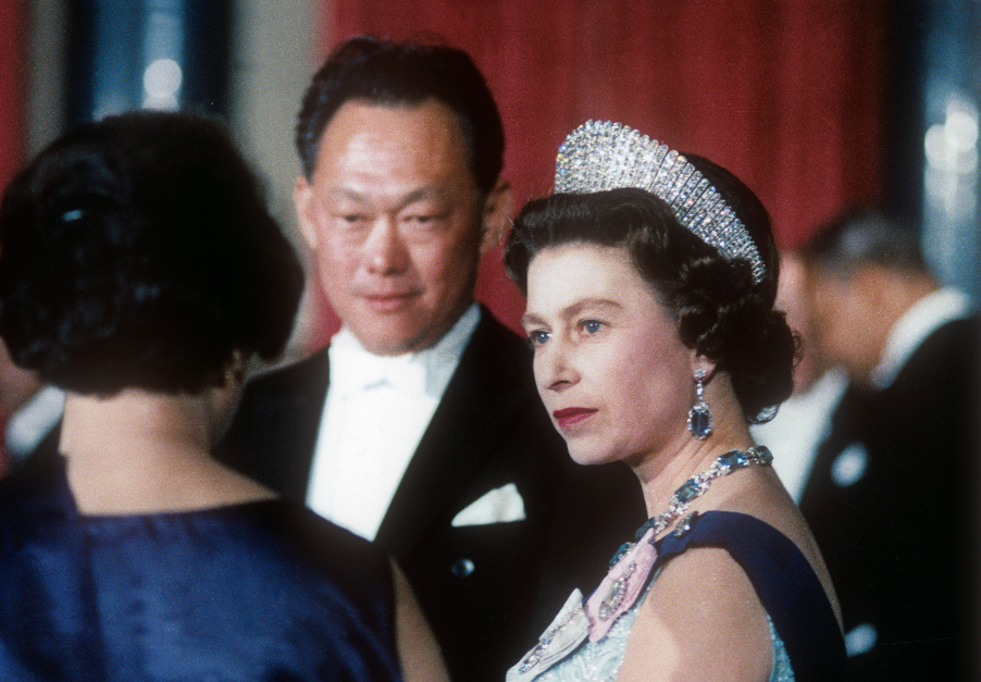 ¡HOLA! TV dedica tres Especiales de estreno con motivo del primer año sin la reina Isabel II