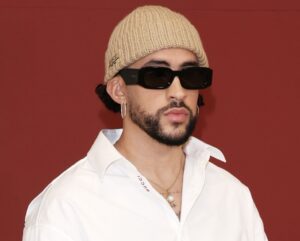 Bad Bunny se molesta con un fan que le pidió una foto con su hijo ????????