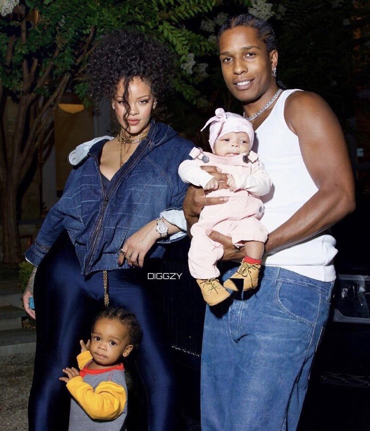 Rihanna presentó con una tierna foto a su segundo hijo