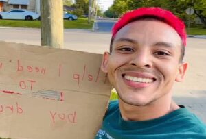 Un migrante venezolano dice que pide limosna en EEUU porque trabajar es para esclavos (Video)