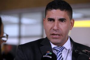Luis Ratti solicitará estatus político de Henrique Capriles ante la Contraloría General y el CNE