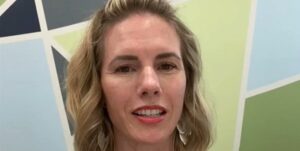 Youtuber que daba consejos de crianza fue detenida por maltrato infantil