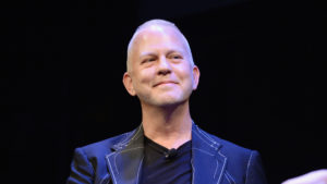 Ryan Murphy crea fondo de $500,000 para apoyar a su equipo en huelga en Hollywood