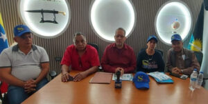 Posible aumento de salario para para los educadores y los empleados de la administración pública