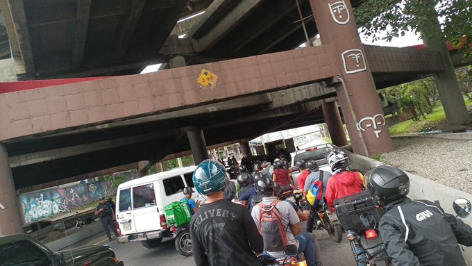 Trágico accidente de transito provocó la muerte de 2 PNB en el distribuidor La Araña