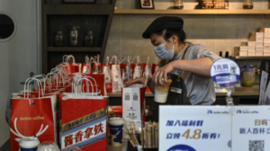 China sale de la deflación tras un repunte de precios en agosto