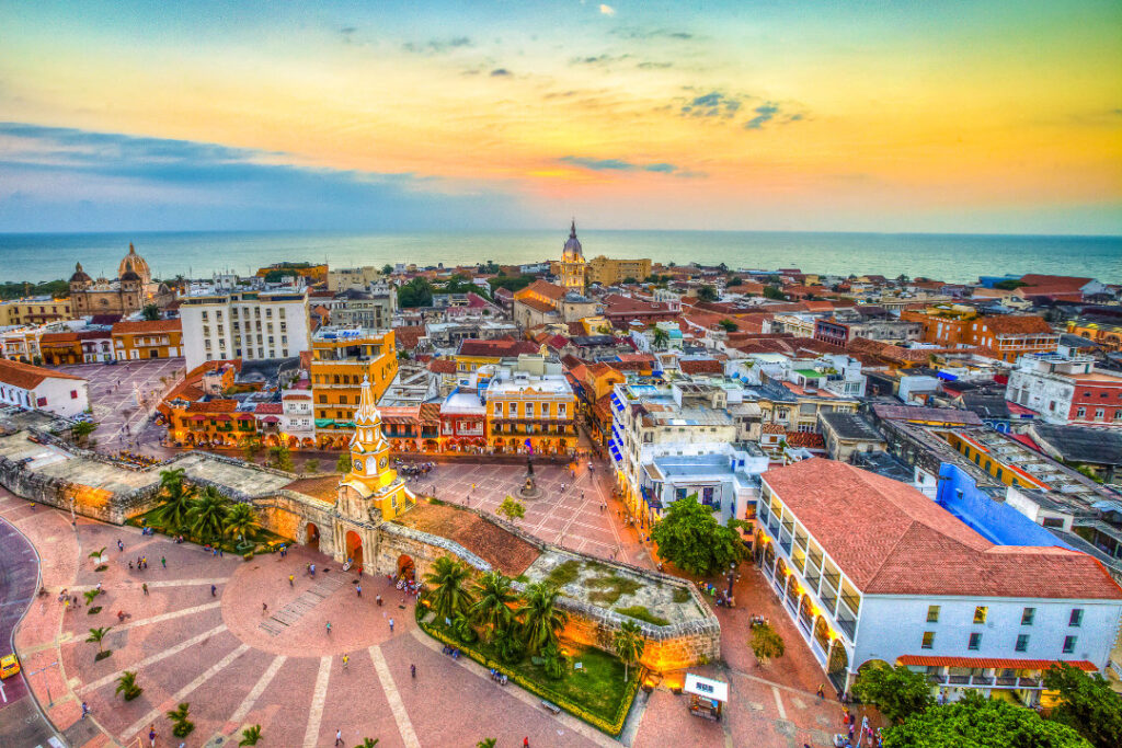 Aumentó flujo de turistas a Colombia en un 32,3% con respecto a 2022