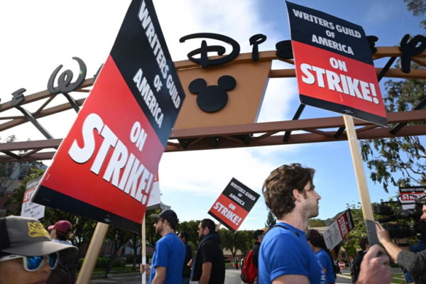 Industria del cine perdió 17.000 empleos en agosto por huelga de actores y guionistas