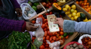 Argentina registra su mayor inflación mensual en tres décadas