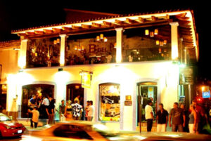 Murió de un infarto músico venezolano en plena presentación en Puerto Vallarta