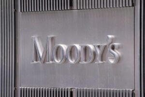 Moody's señala que plan de refinanciación de deuda salvadoreña es negativo para los bancos