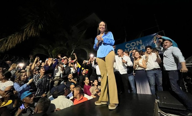 La inhabilitación y las acusaciones de fraude dejan en el aire el horizonte electoral de María Corina Machado
