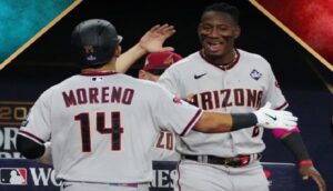 Arizona apaleó a Texas y se igualó la Serie Mundial