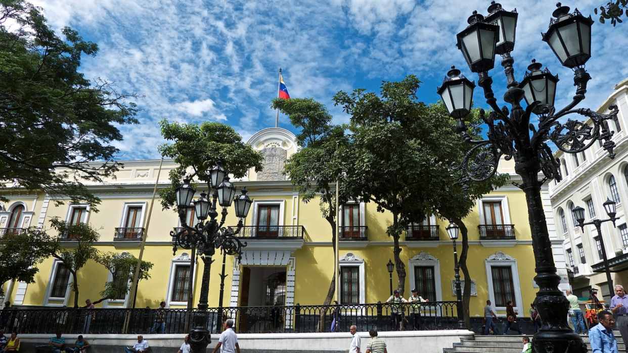 Venezuela rechaza proyecto de ley de EEUU que busca intensificar sanciones