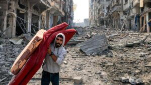 "Fuimos al sur y había bombardeos, no era seguro avanzar"