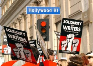Los guionistas de Hollywood ratifican el nuevo convenio que pone fin a la huelga