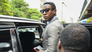 La acusadora de Jonathan Majors, detenida por un delito menor de agresión y daños