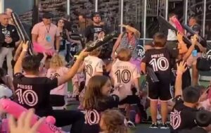 La pregunta que le hizo la niña venezolana Salomé Rivas a Leo Messi que conmovió al público (Video)