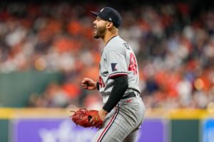 Pablo López lanzó magistral e igualó la serie entre Houston y Minnesota