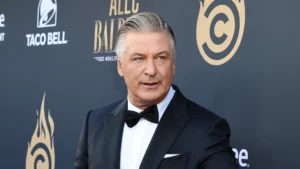 La fiscalía investiga si Alec Baldwin atentó contra la seguridad del plató de "Rust"